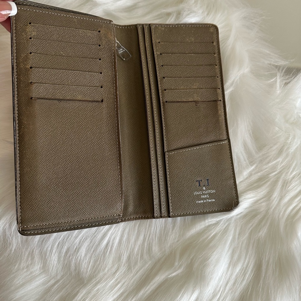 Sold Louis Vuitton Wallet Authentic - Picture 13 of 17